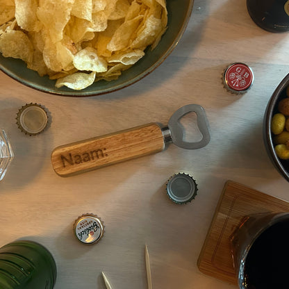 Flesopener met houten handvat
